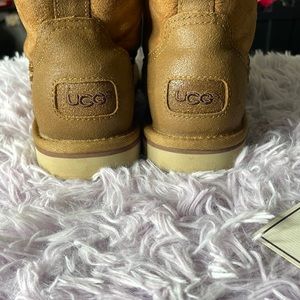 Size 4 youth uggs worn